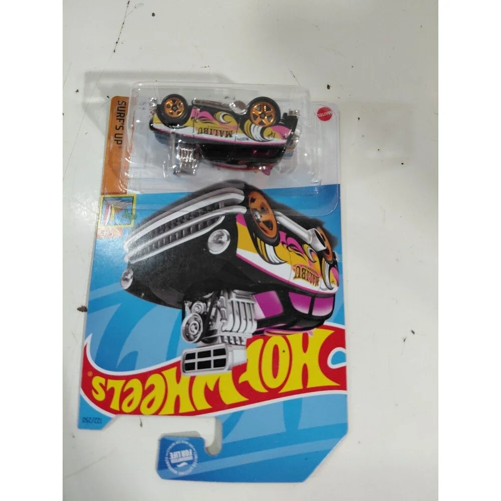 NIP Hot Wheels Surf's Up 1:64 Diecast Surf N Turf Malibu California Woody Wagon